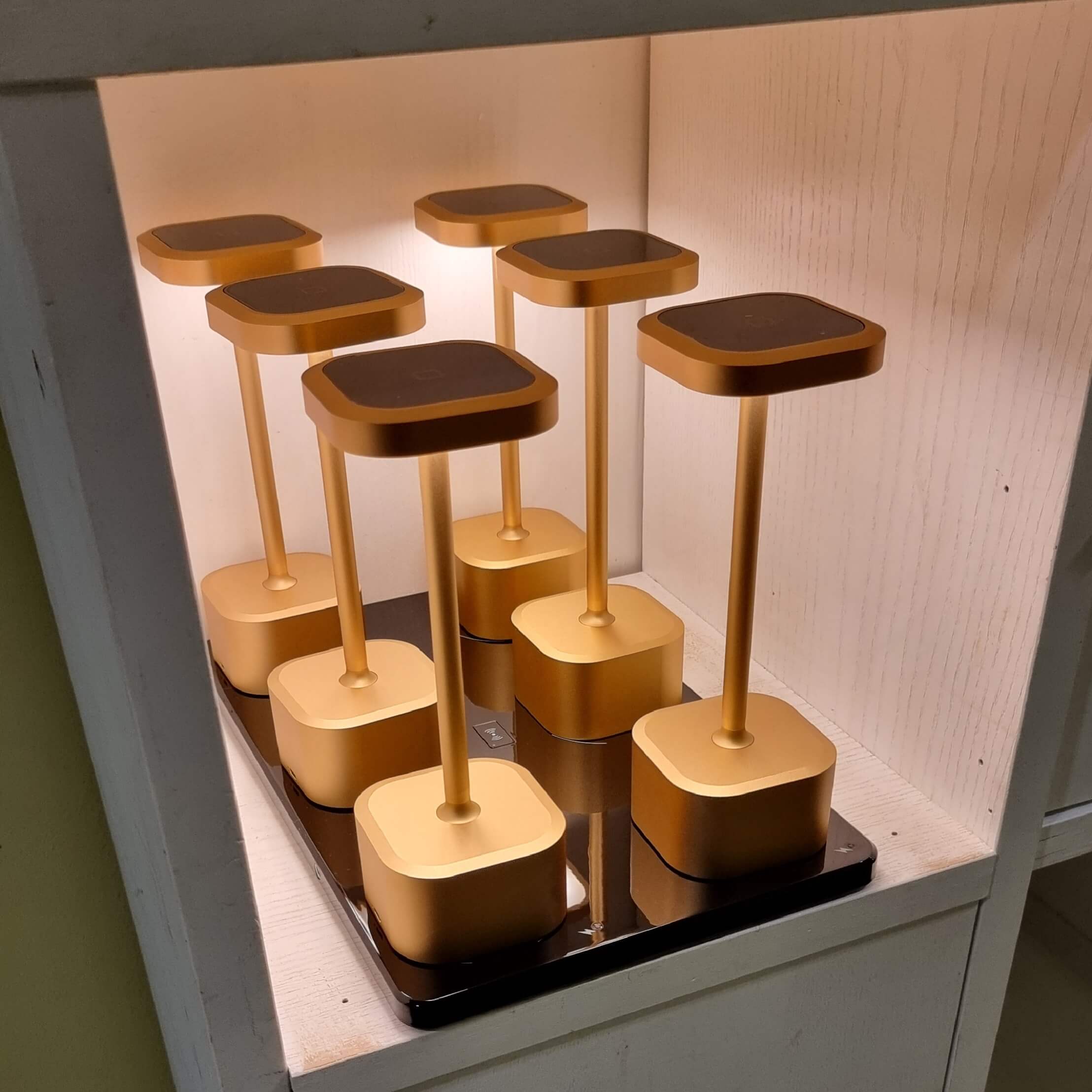 Wireless Charging Lamp Lunelle