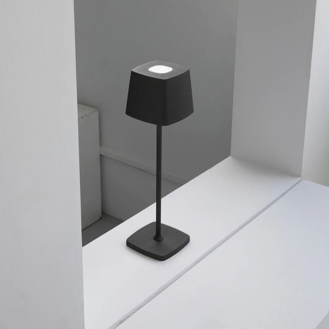 Lumissa - Cordless table lamp (Black)