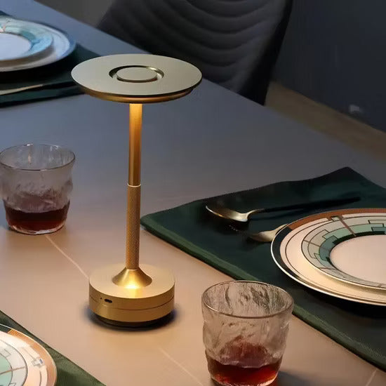 Kaasaskantav juhtmevaba laadimislamp ELVA
